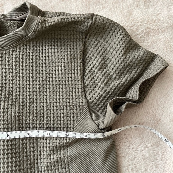 2/$20 ✨NWOT All in Motion Seamless Baby T-Shirt Dark Brown Size M - Picture 6 of 8